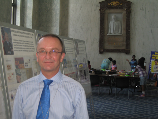 Ian at Rayburn exhibit 2010_3